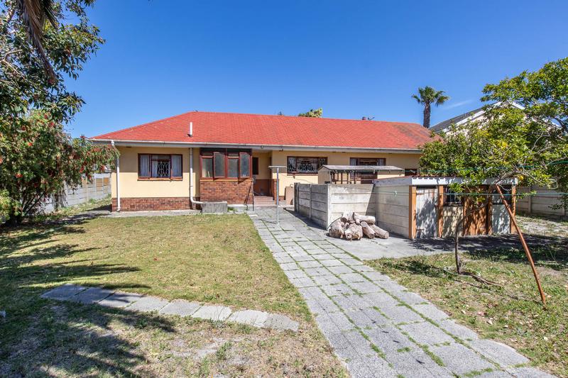 3 Bedroom Property for Sale in Diep River Western Cape